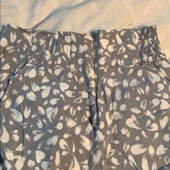 mini skirt with pockets - Picture 2 of 3